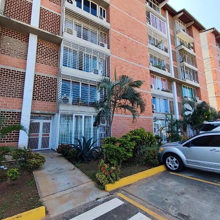 Apartamento Frente Al Aeropuerto De Maiquetía Екстериор снимка