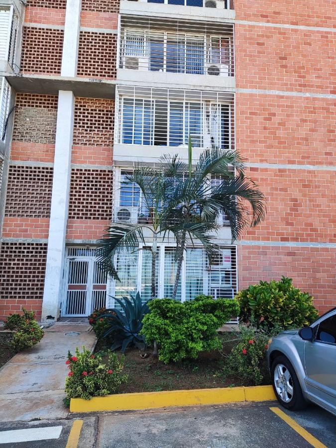 Apartamento Frente Al Aeropuerto De Maiquetía Екстериор снимка